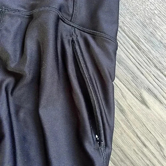 🌸3/$30🌸under Armour | Black compression athletic leggings - Picture 11 of 12